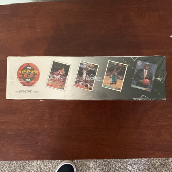 Upper Deck 92-93 basketball High Series box. 36 foil packs. Factory Sealed. - Picture 6 of 6